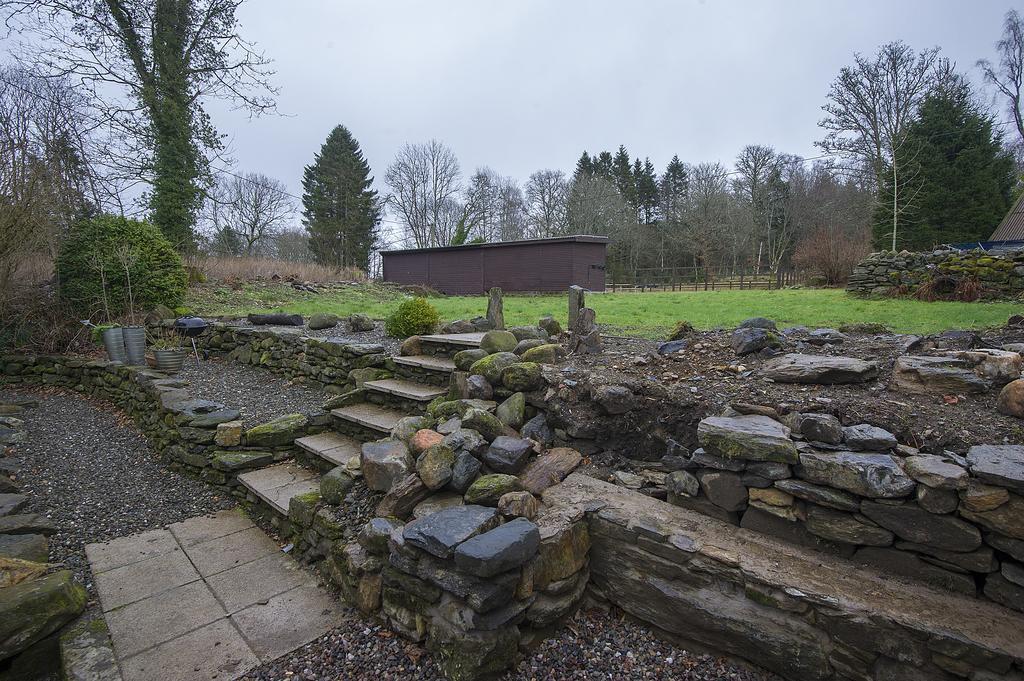 The Falls Of Dochart Inn Killin Exterior photo